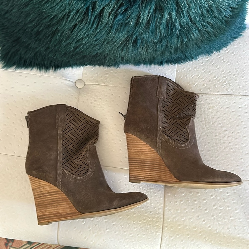 CrownVintage suede wedge boots